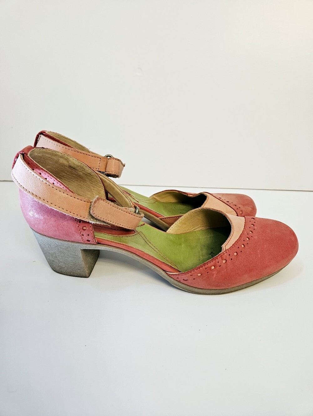 Khrio Colorblock Mary Jane Heels Size 38 US 7.5 Pink Retro Ankle Strap Shoes